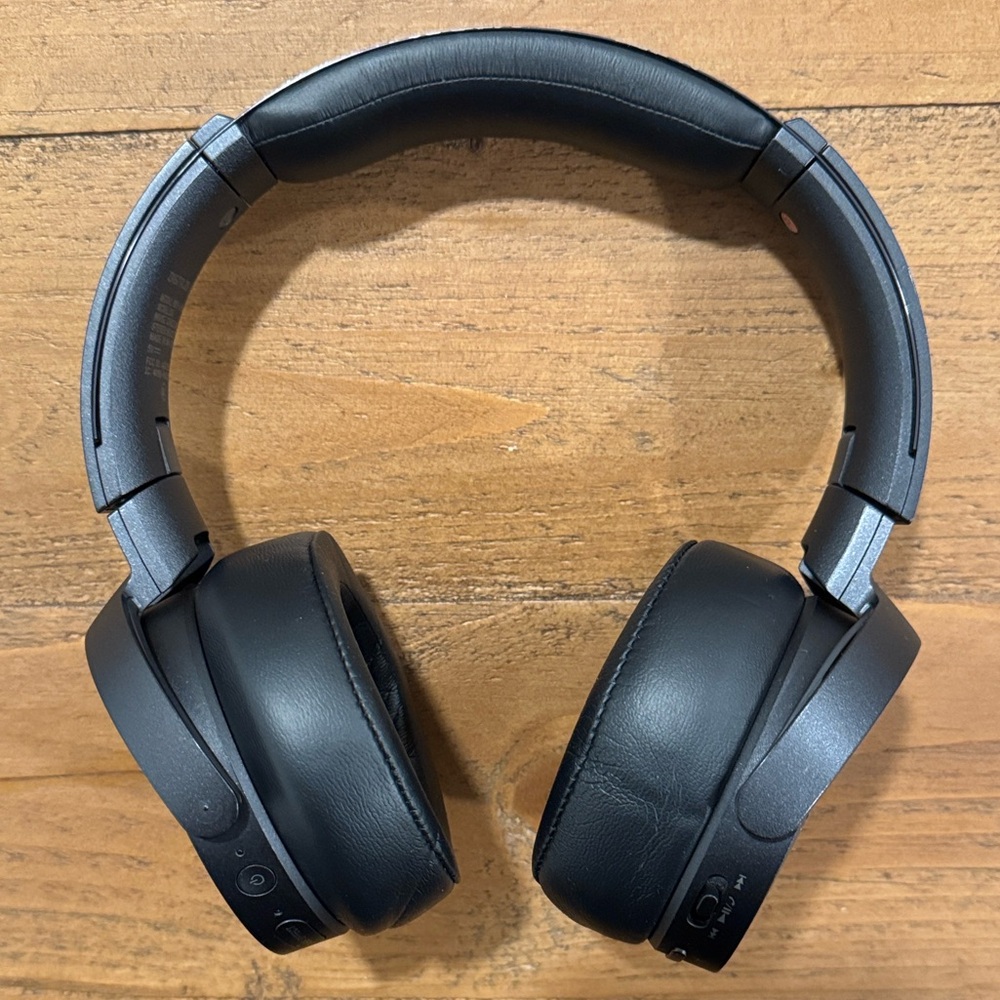 Sony MDR-XB950N1 Wireless Over-Ear Headphones, Noise Canceling - Picture 4 of 16